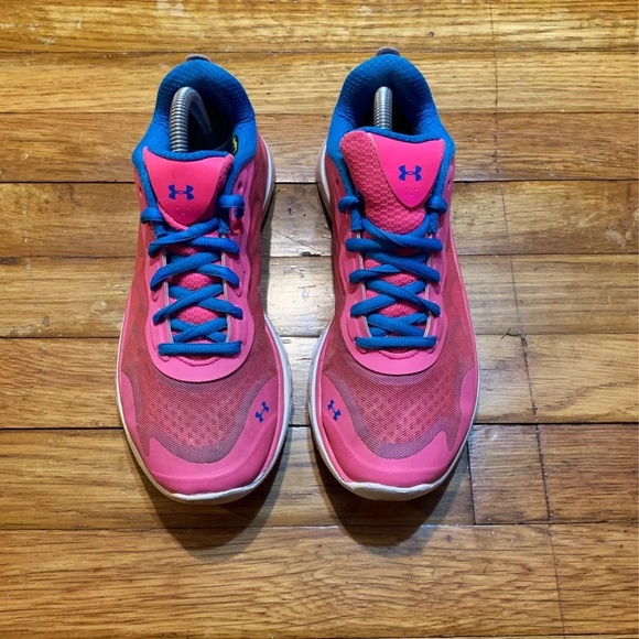 Under armour shoes - Picture 2 of 4